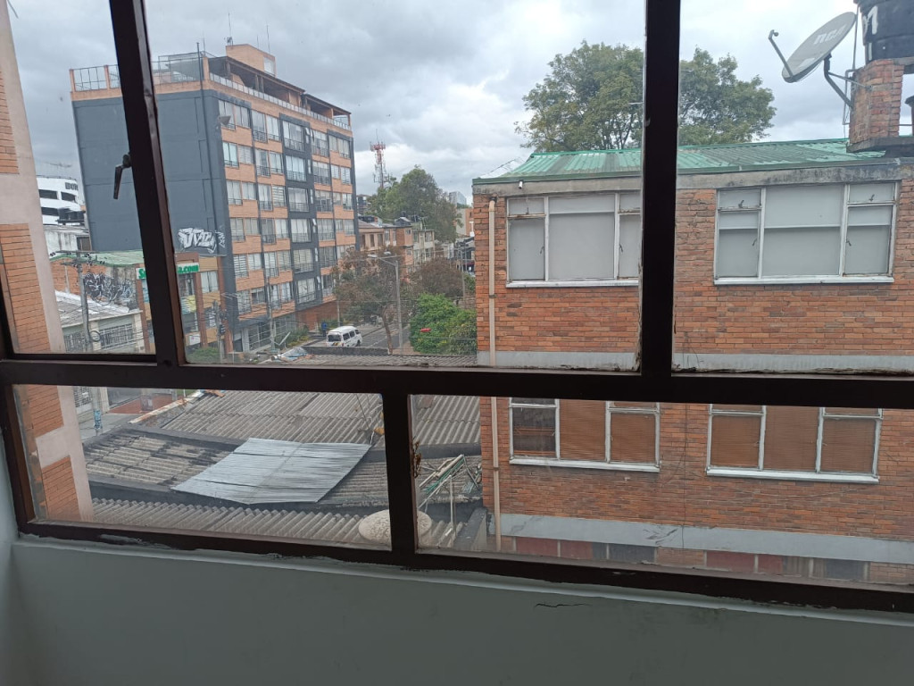 OFICINA en alquiler en Bogotá, AC 53 21 84, 53 m²