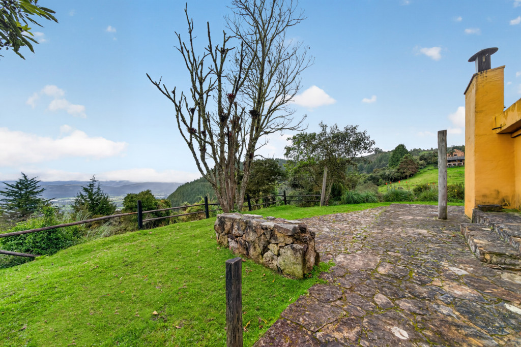 FINCA en venta en Sesquilé, Finca Los Robles Sesquilé, Vereda Espigas. Refugio en la Montaña, 80 m²