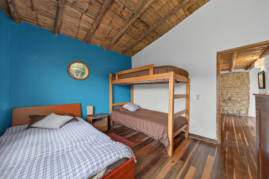 FINCA en venta en Sesquilé, Finca Los Robles Sesquilé, Vereda Espigas. Refugio en la Montaña, 80 m²