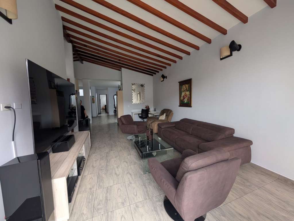 APARTAMENTO en venta en Medellín, Calle 66D #39A-67, 180 m²
