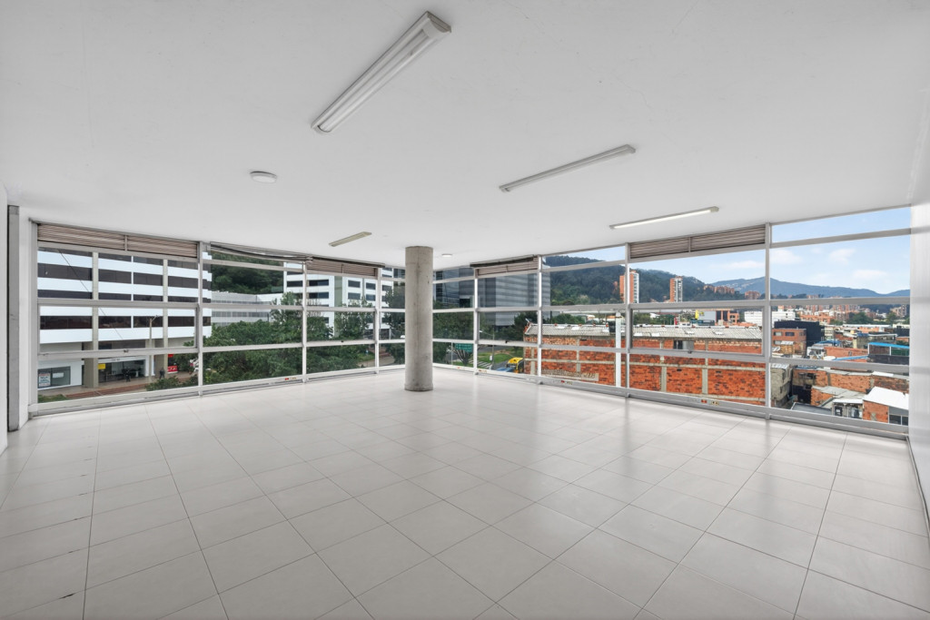 Building for sale in Bogotá, Carrera 7 # 158 - 03, 594 m²