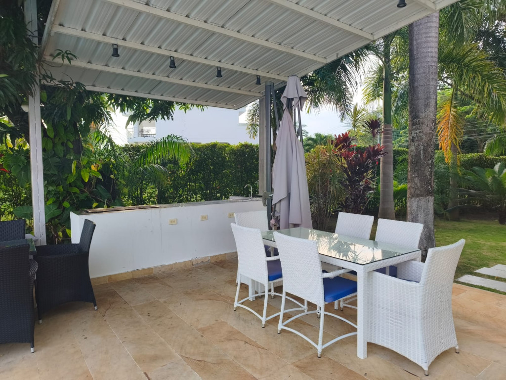 CASA en venta en Girardot, Condominio Lagos del Peñon, 508 m²