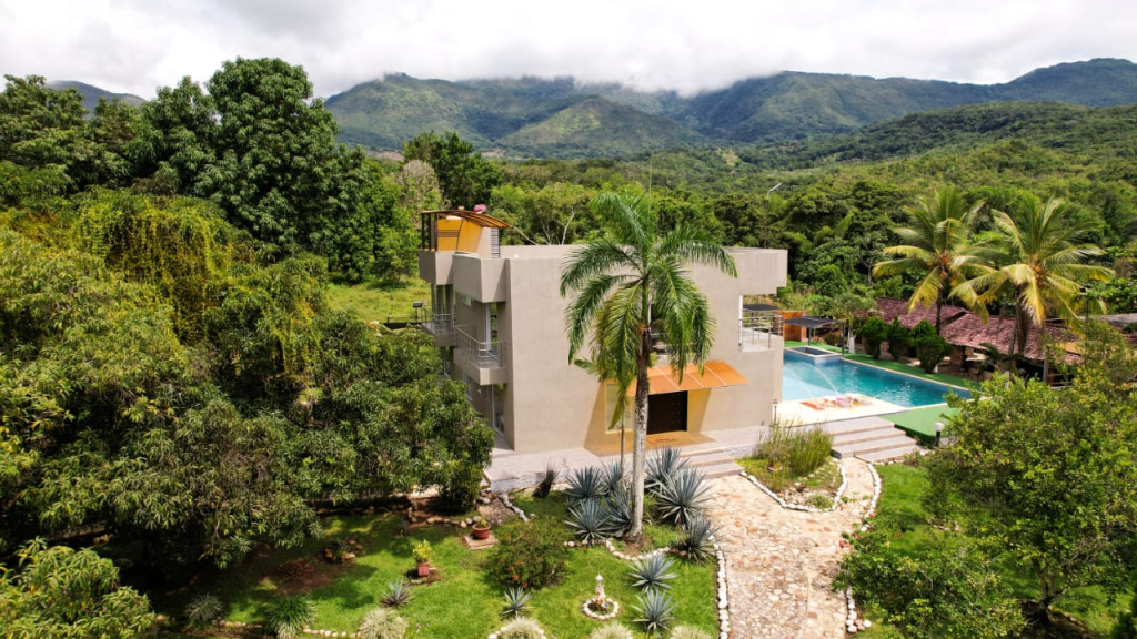 FINCA en venta en Melgar, Finca el Sobregiro Vereda Guacamayas, 2400 m²