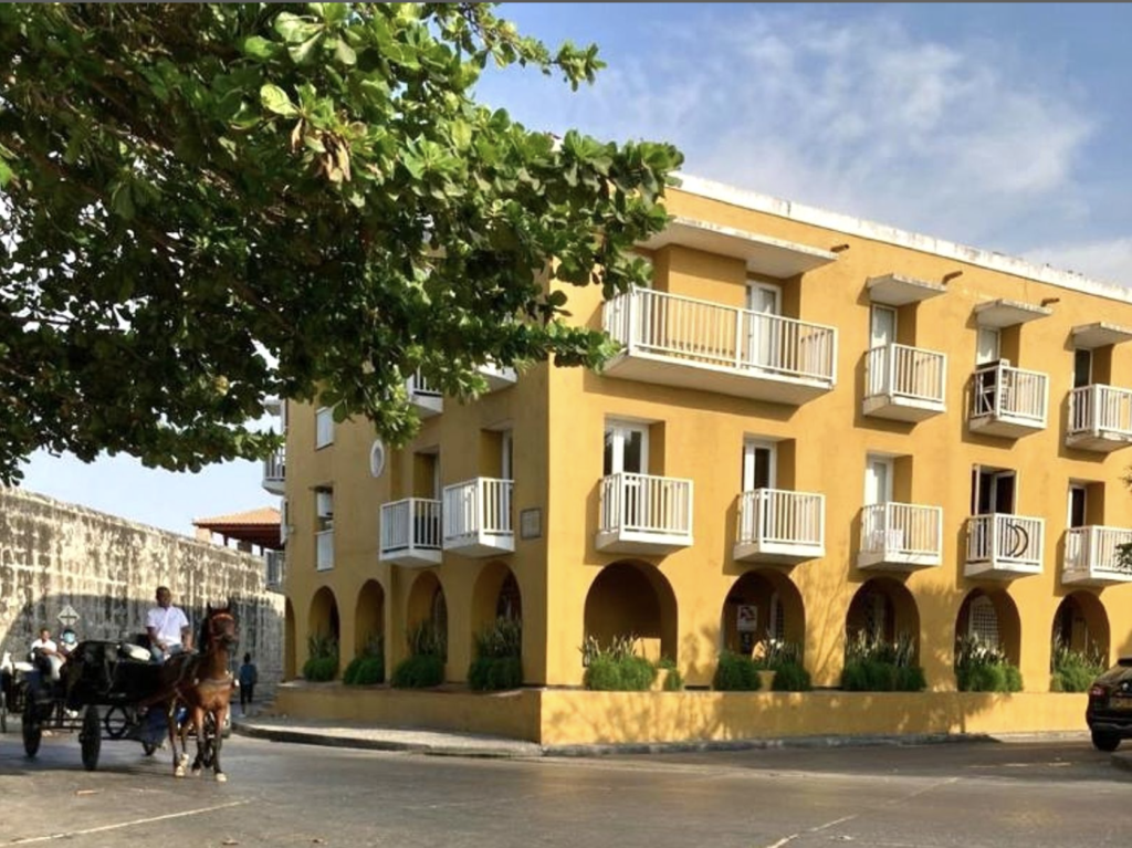 APARTAMENTO en venta en Cartagena, Edificio habitacional las Bóvedas, 74 m²