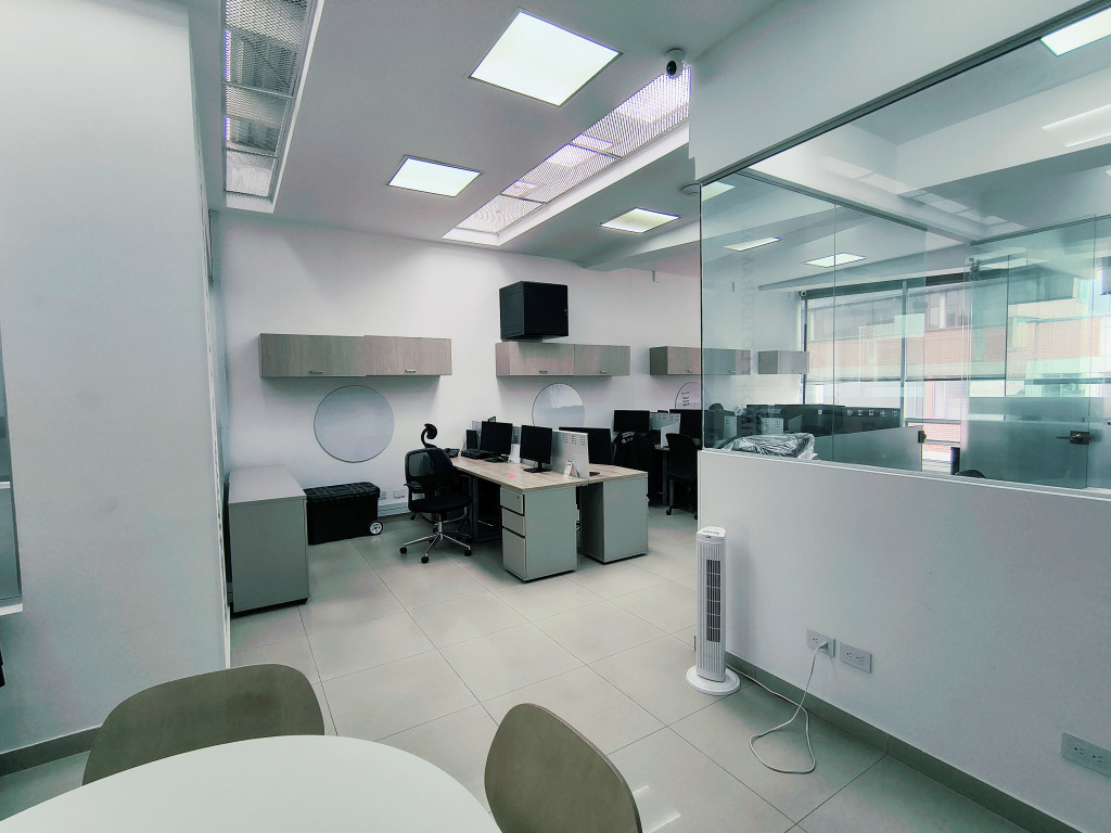 OFICINA en alquiler en Bogotá, CALLE 79 A #18-41, 80 m²