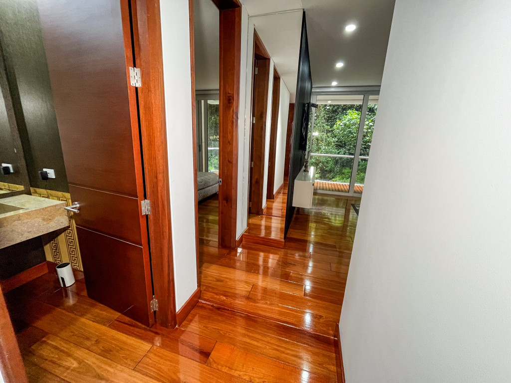 Apartment for sale in Bogotá, carrera 1 #81-20, 295 m²