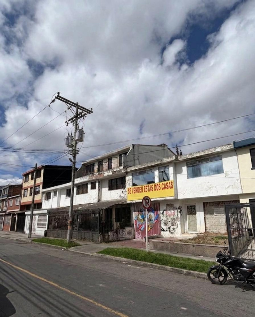 LOTE en venta en Bogotá, CL 24B 44A 31, 198 m²