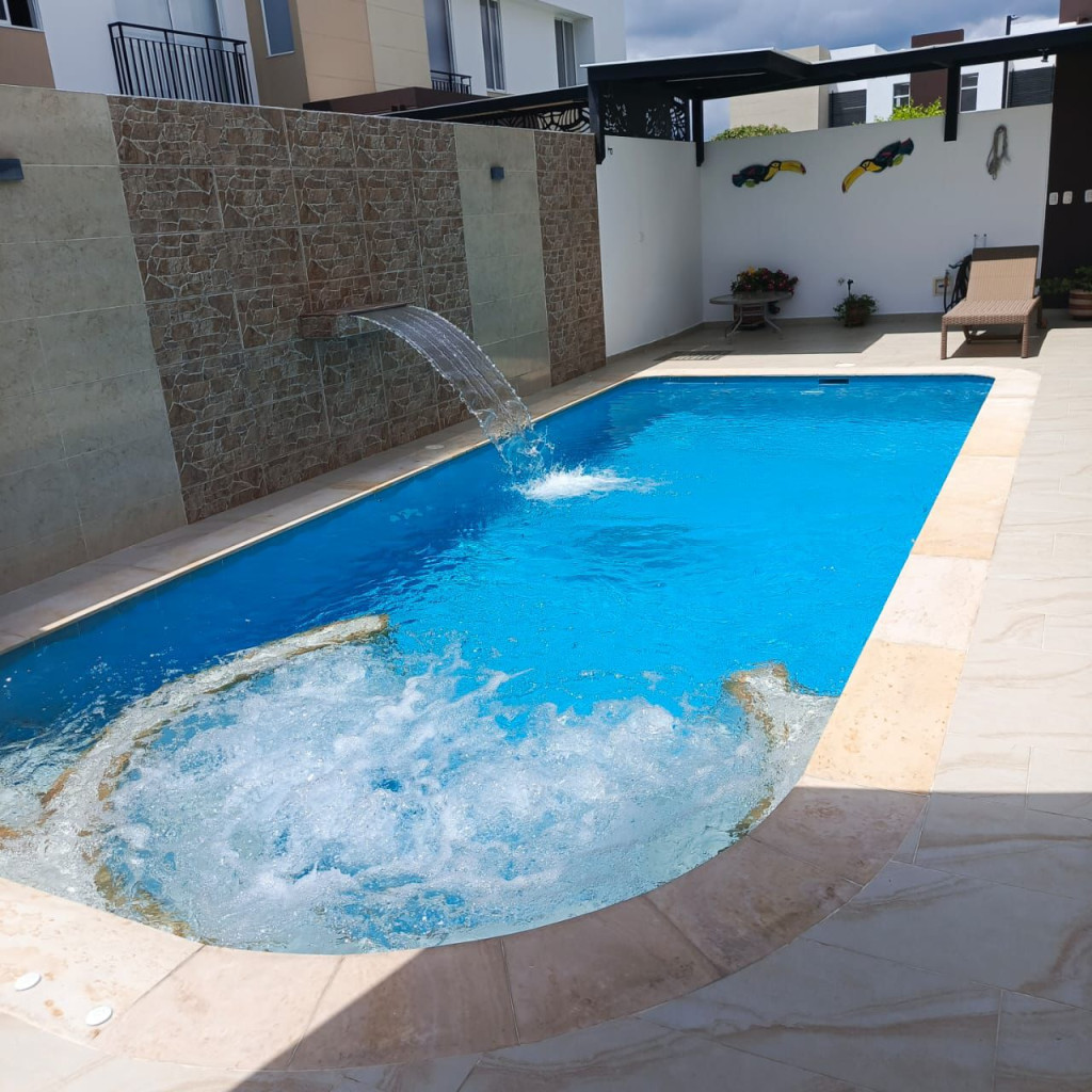 CASA CAMPESTRE en venta en Ricaurte, Conjunto residencial, 84 m²