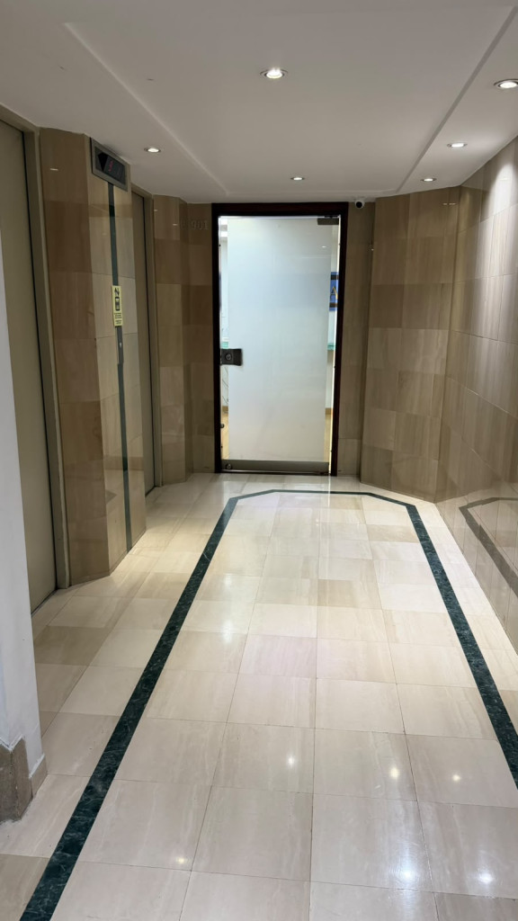 OFICINA en alquiler en Bogotá, Calle 81 #9, 67 m²