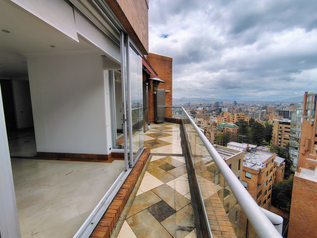 Apartment for sale in Bogotá, Calle 76 # 2a, 317 m²