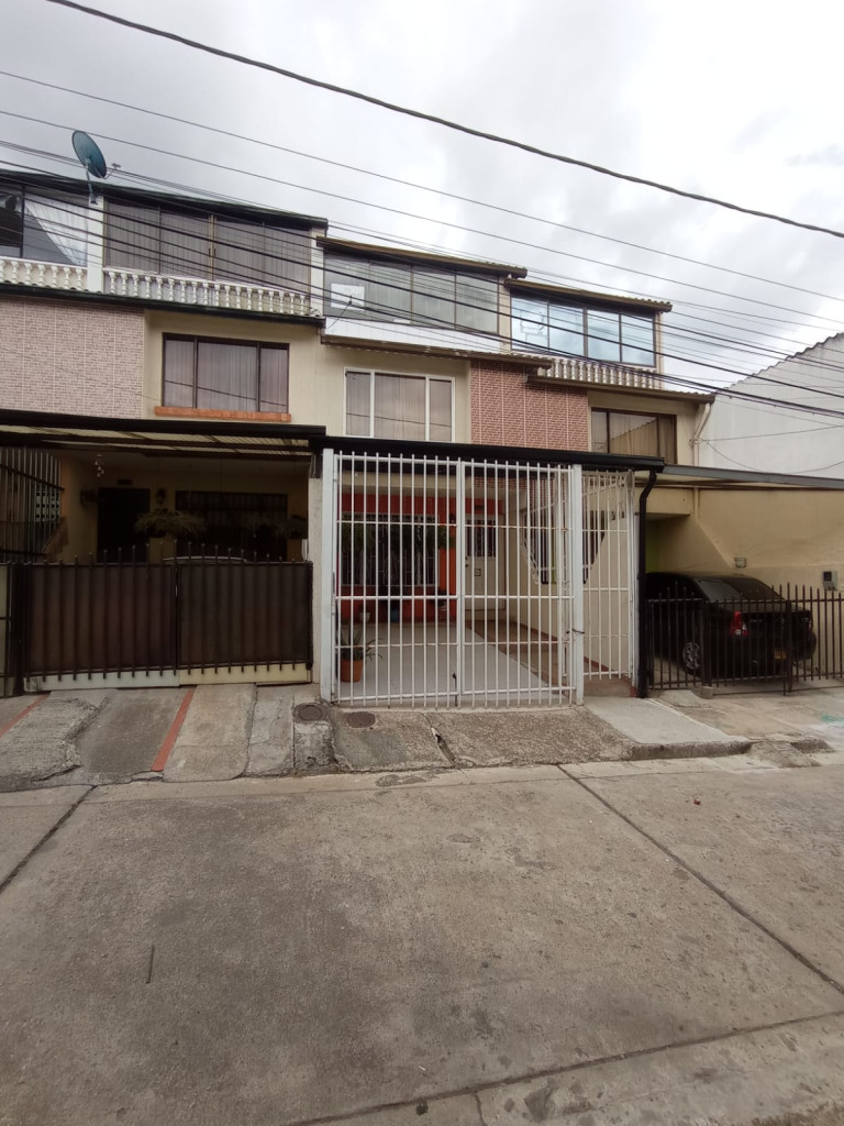 CASA en venta en Fusagasugá, 204 m²