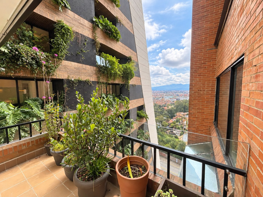 APARTAMENTO for sale in Bogotá, diagonal 91 #4-21 edificio la mirage, 201 m²