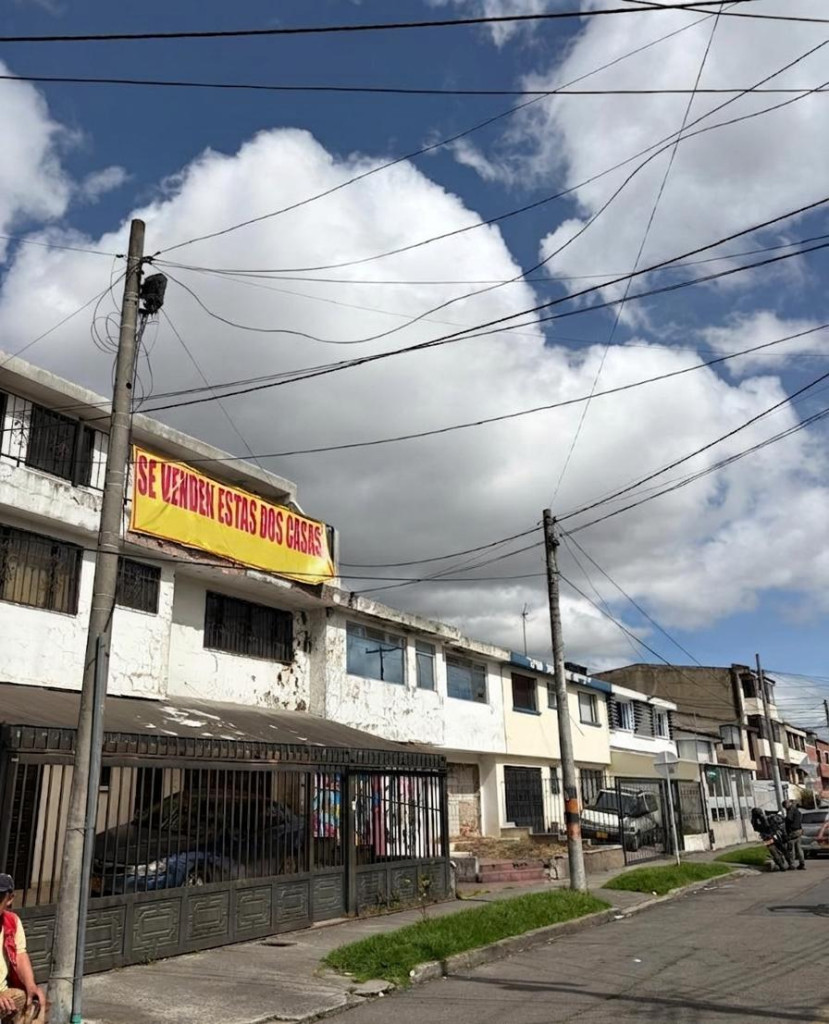 CASA-LOCAL for sale in Bogotá, Camelia Norte Cerca Cra 30 Y avenida 68, 210 m²