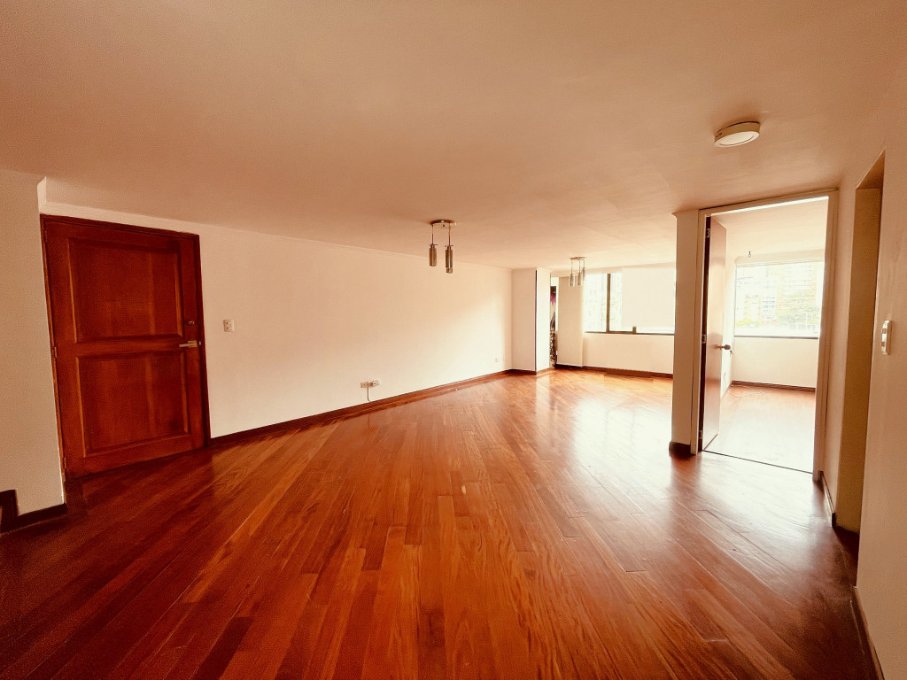 APARTAMENTO en venta en Bogotá, Carrera 10a #138-25, 143 m²