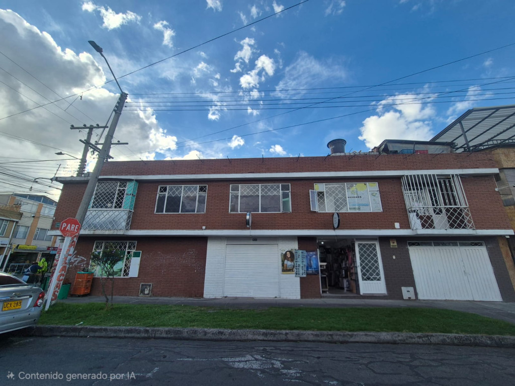 CASA en venta en Bogotá, CL 81 108 04, 359 m²