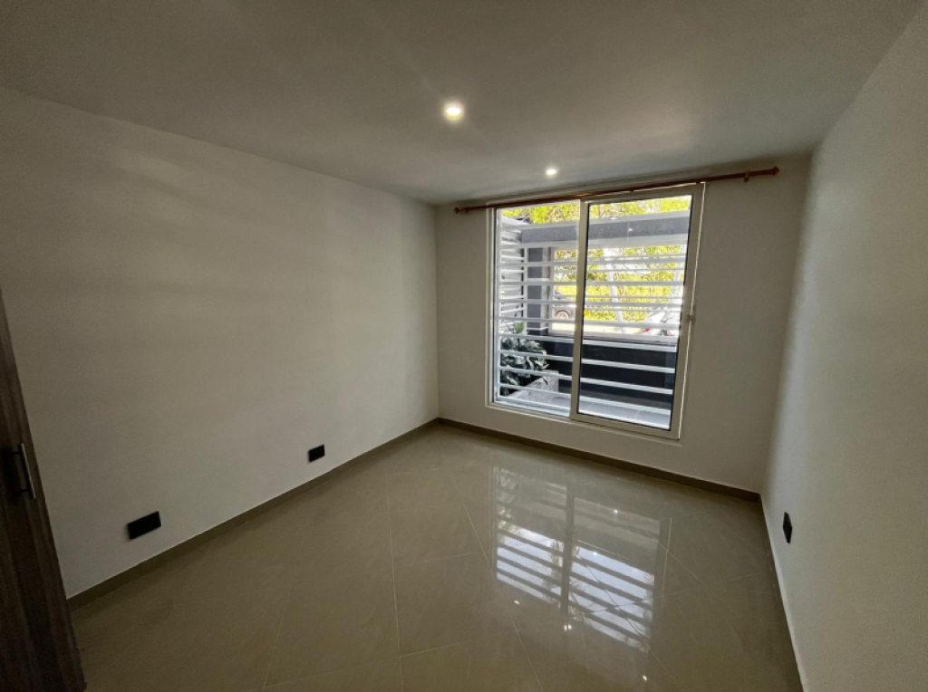 CASA en venta en Cali, Dirección no disponible, 250 m²