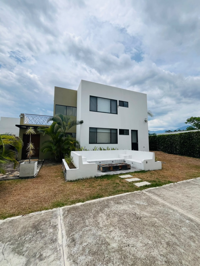 CASA CAMPESTRE en venta en La Mesa, Vereda La Trinida La Mesa, 950 m²
