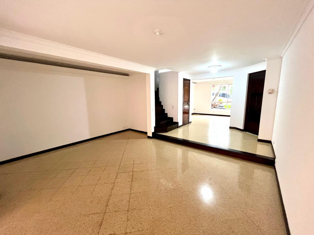 CASA en alquiler en Medellín, calle 7 sur # 35 -5, 250 m²