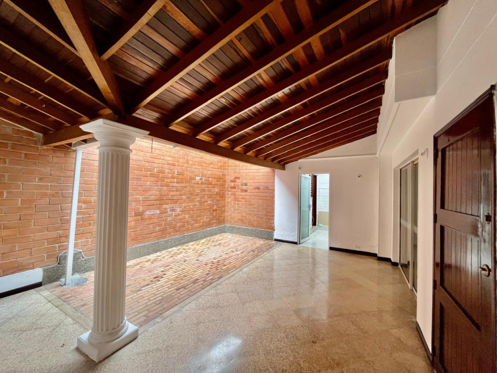 CASA en alquiler en Medellín, calle 7 sur # 35 -5, 250 m²