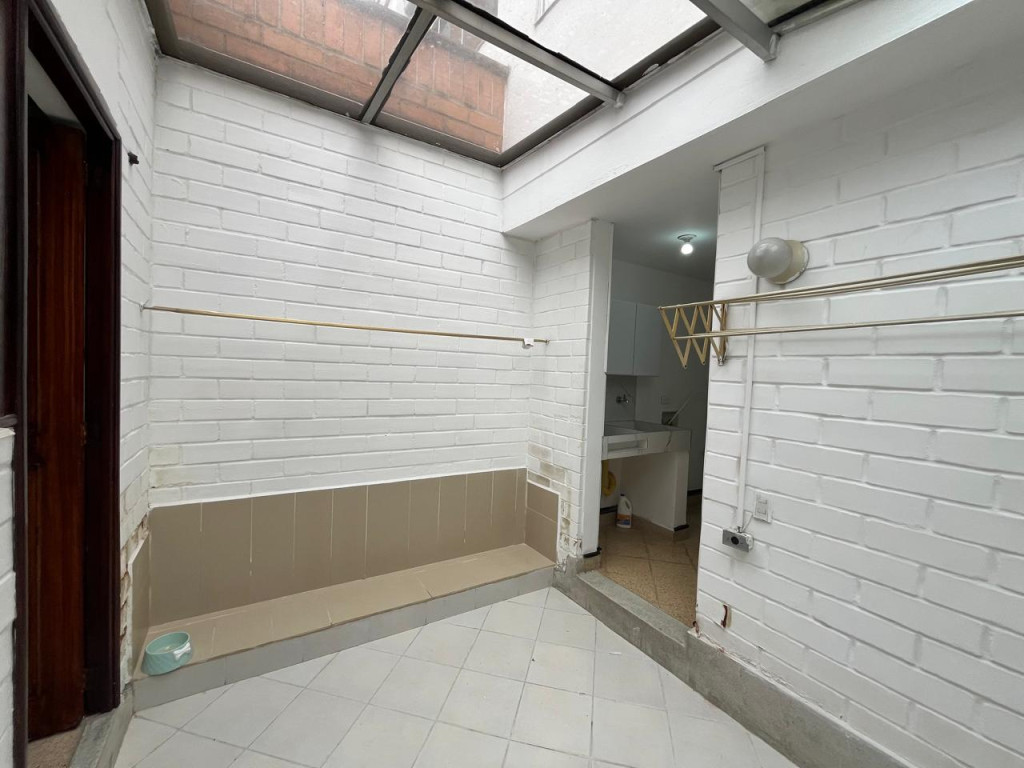 CASA en alquiler en Medellín, calle 7 sur # 35 -5, 250 m²