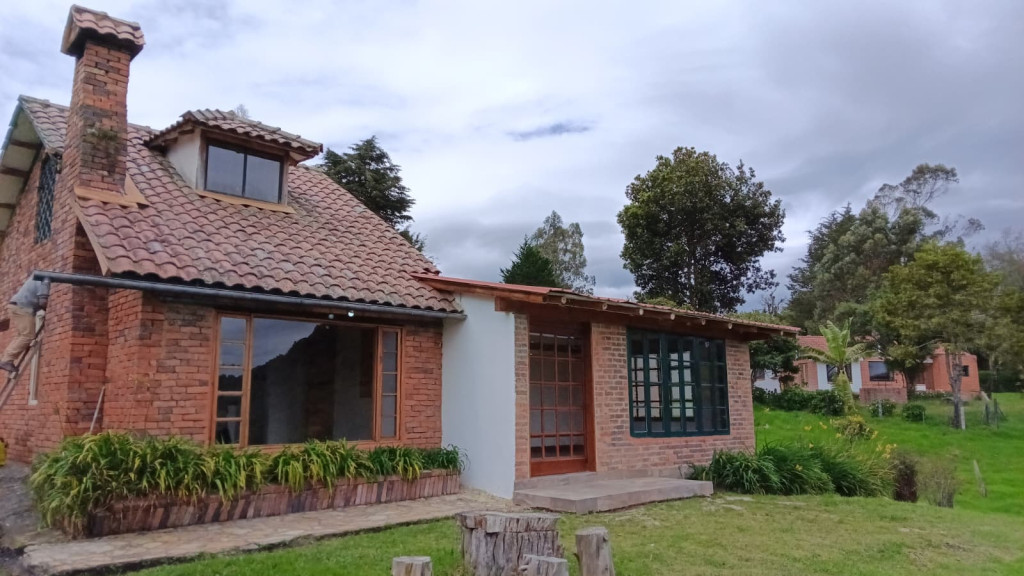 FINCA en venta en La Calera, Casa Siempre Alegre, Vereda El Salitre, Sector El Chocolatero, La Calera, Cundinamarca, 170 m²