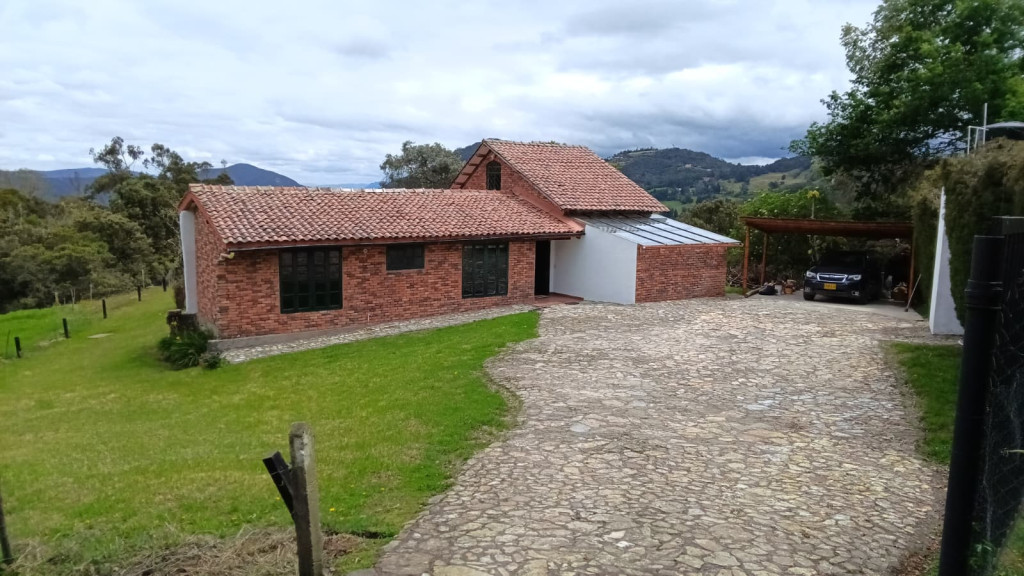 FINCA en venta en La Calera, Casa Siempre Alegre, Vereda El Salitre, Sector El Chocolatero, La Calera, Cundinamarca, 170 m²
