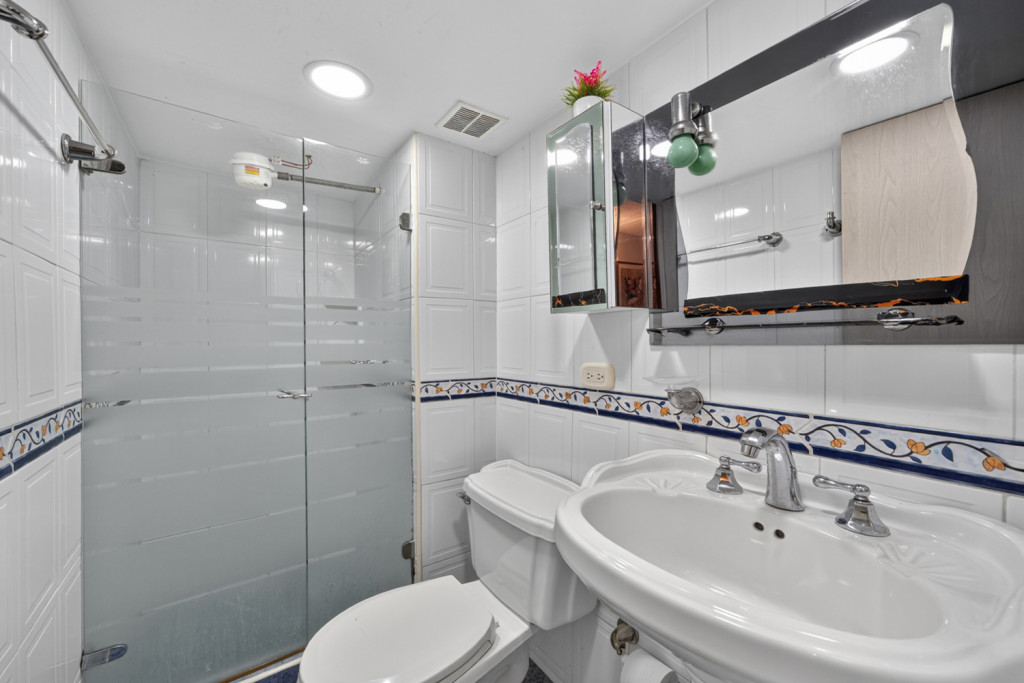 APARTAMENTO en venta en Bogotá, Calle 127C # 5-28, 60 m²