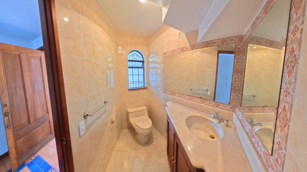 CASA CAMPESTRE en alquiler en Cali, Calle 3 123-10, 456 m²
