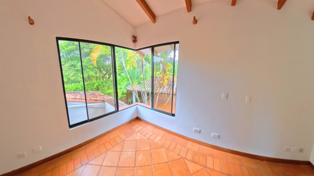 CASA CAMPESTRE en alquiler en Cali, Calle 3 123-10, 456 m²