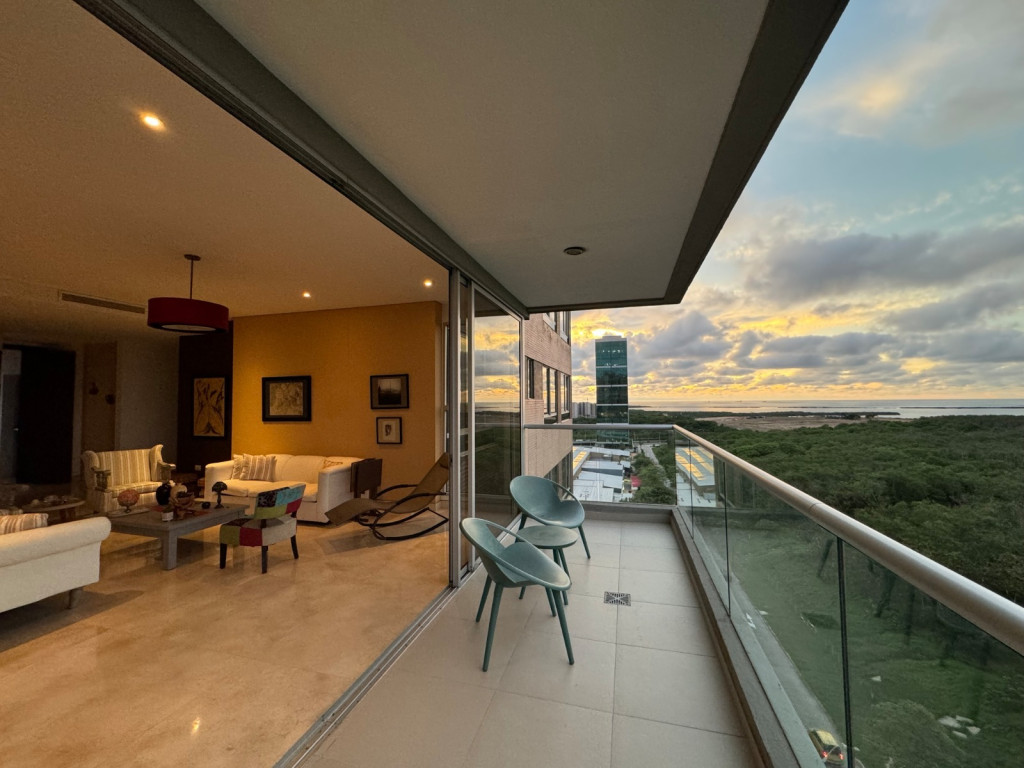APARTAMENTO en venta en Barranquilla, Carrera 55 # 105 - 23, 300 m²
