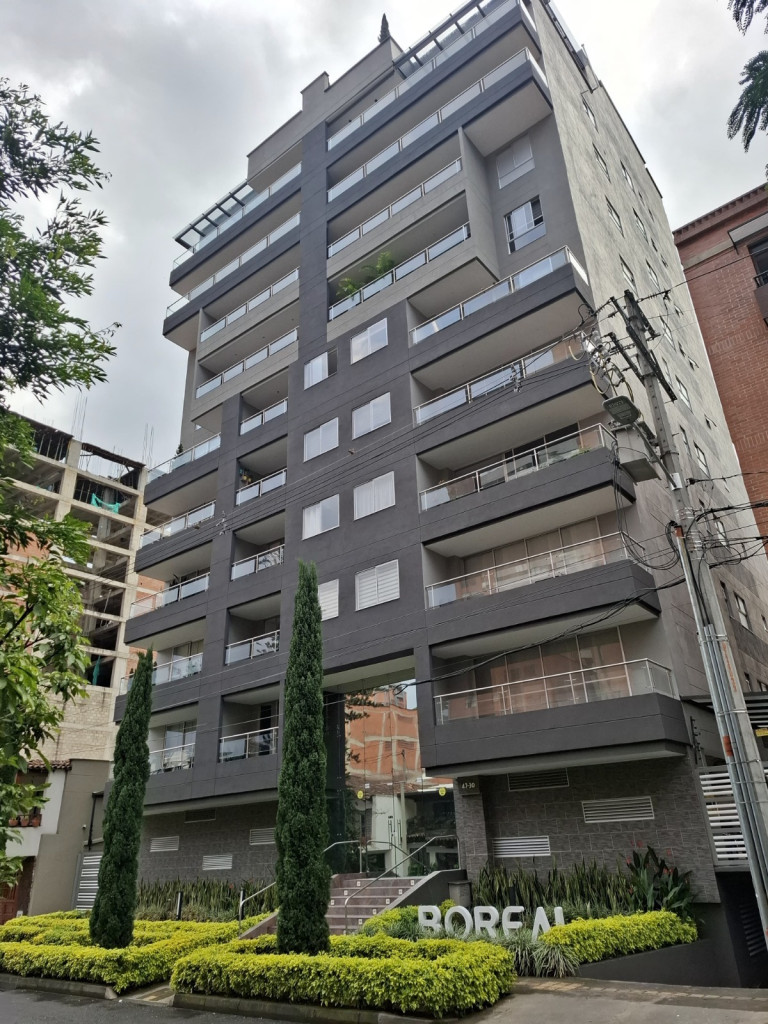 APARTAMENTO en venta en Medellín, Calle 35 Sur No. 47-30, 277 m²