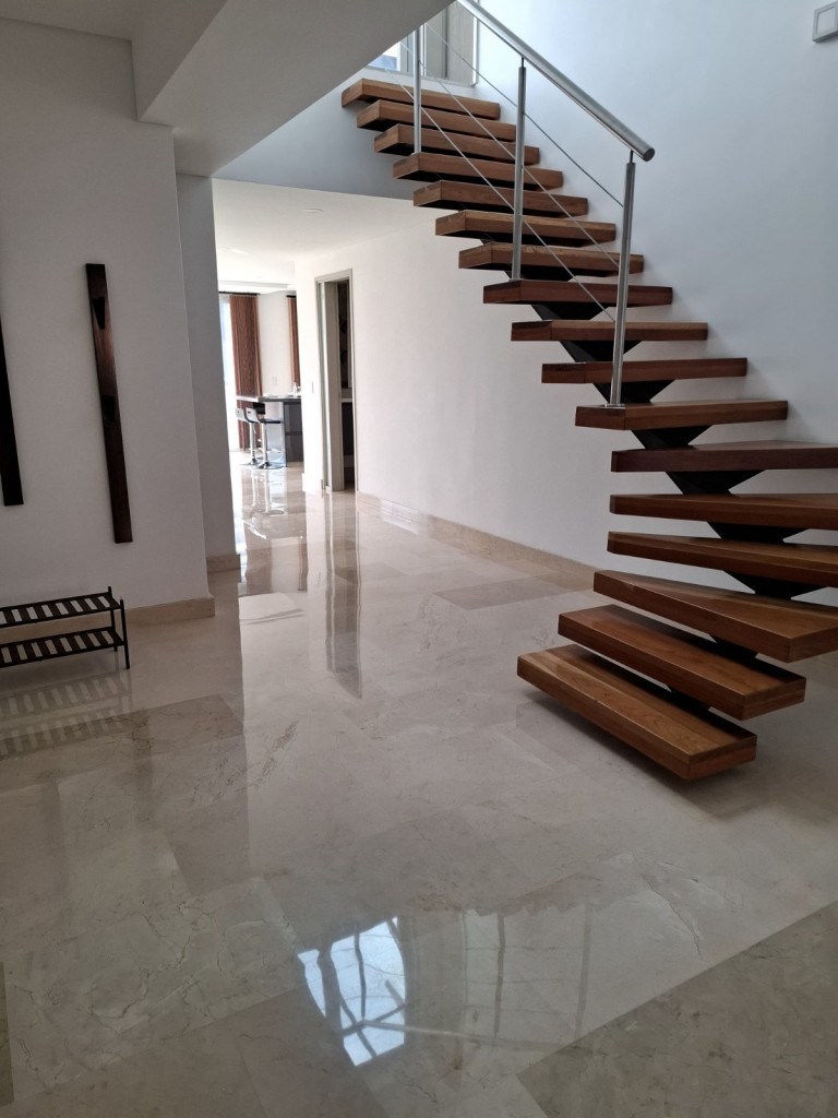 APARTAMENTO en venta en Medellín, Calle 35 Sur No. 47-30, 277 m²