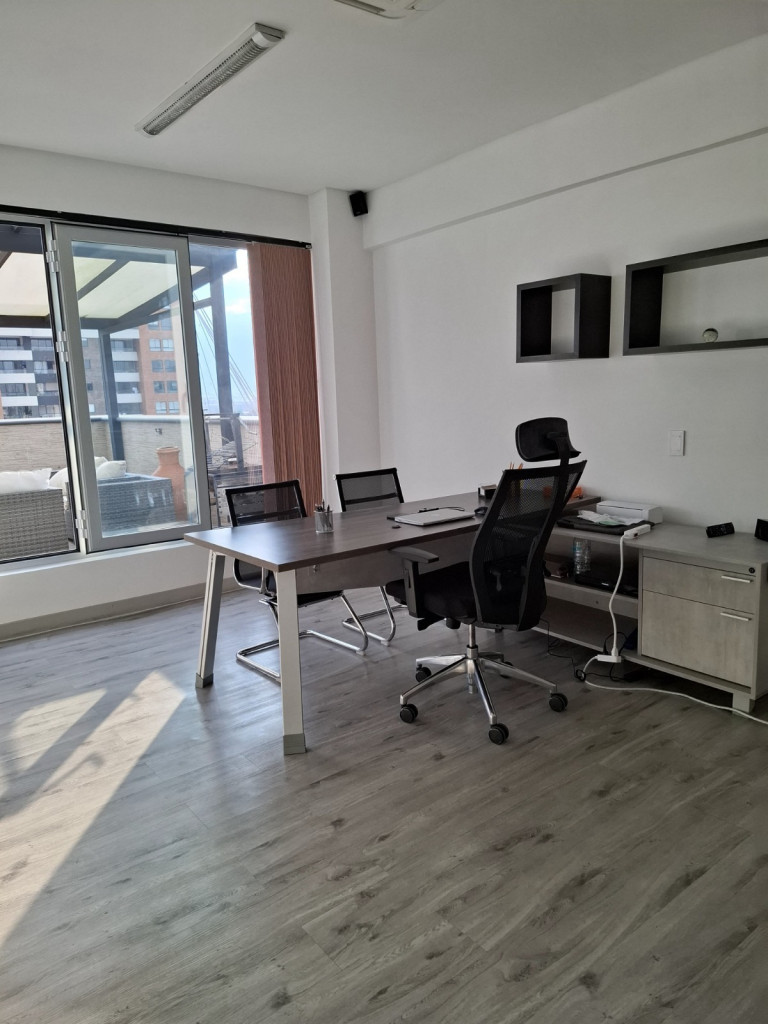 APARTAMENTO en venta en Medellín, Calle 35 Sur No. 47-30, 277 m²