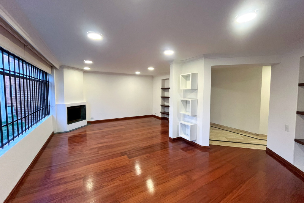APARTAMENTO en alquiler en Bogotá, Calle 118 20 16, 136 m²