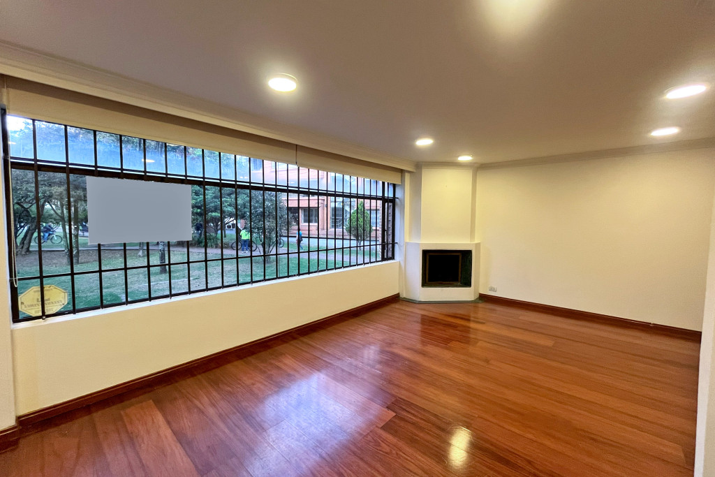APARTAMENTO en alquiler en Bogotá, Calle 118 20 16, 136 m²