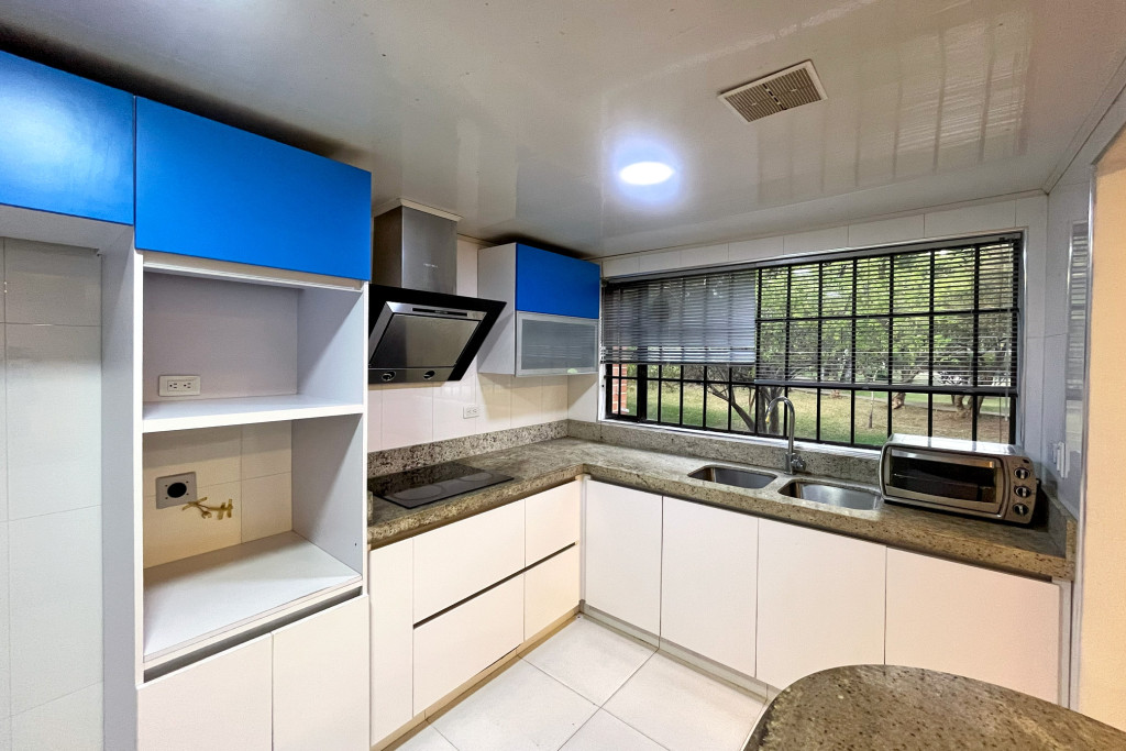 APARTAMENTO en alquiler en Bogotá, Calle 118 20 16, 136 m²