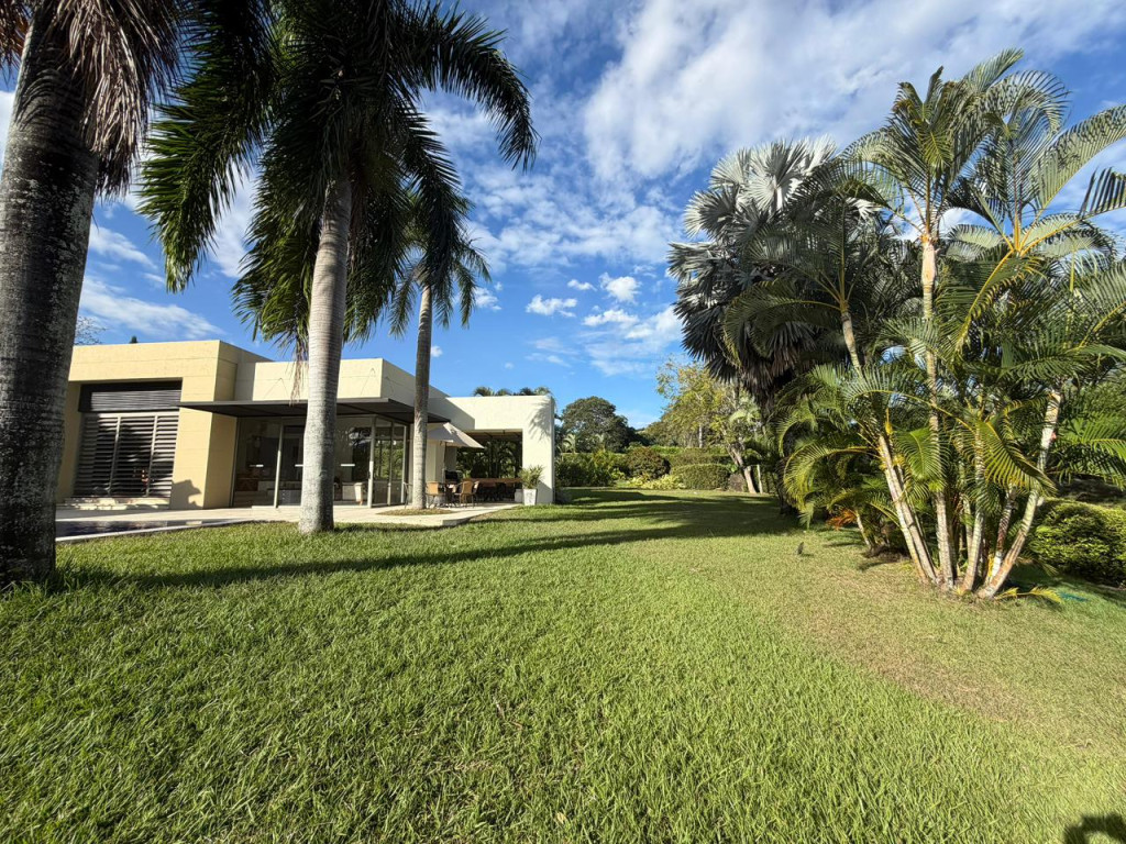 CASA CONDOMINIO en venta en Ibagué, PARCELA K8 HACIENDA LAS VICTORIAS VIA PICALEÑA, 1000 m²