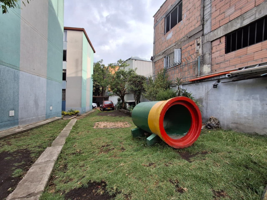APARTAMENTO en venta en Bogotá, Carrera 80B 6-34, 62 m²