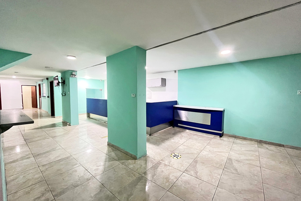 LOCAL en alquiler en Bogotá, Carrera 72 # 51 21, 350 m²