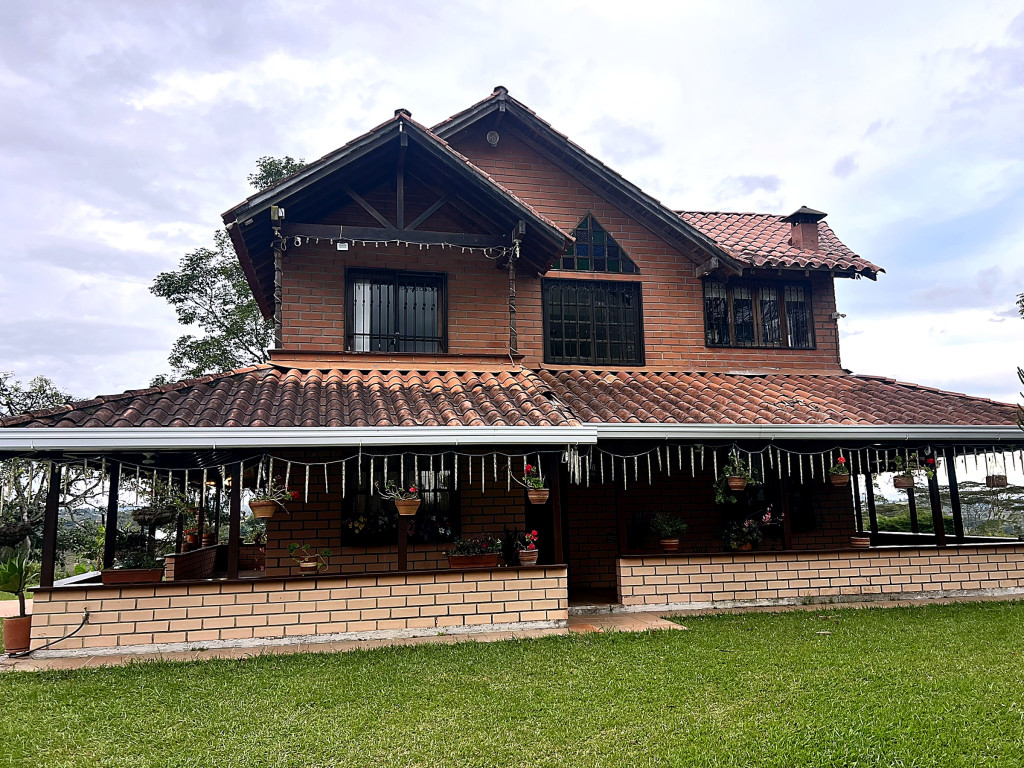 FINCA en venta en Rionegro, Vereda San Luis, 220 m²