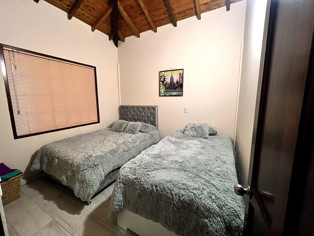 FINCA en venta en Rionegro, Vereda San Luis, 220 m²