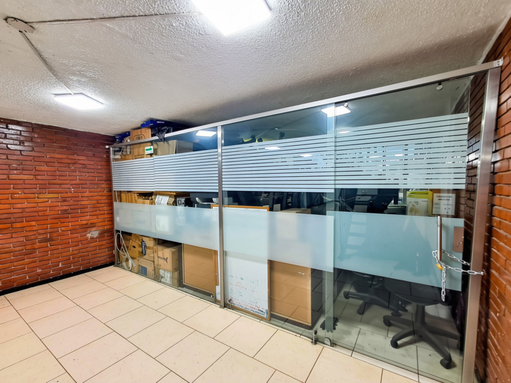 Building for rent in Bogotá, Calle 64 G #90A-25, 271 m²