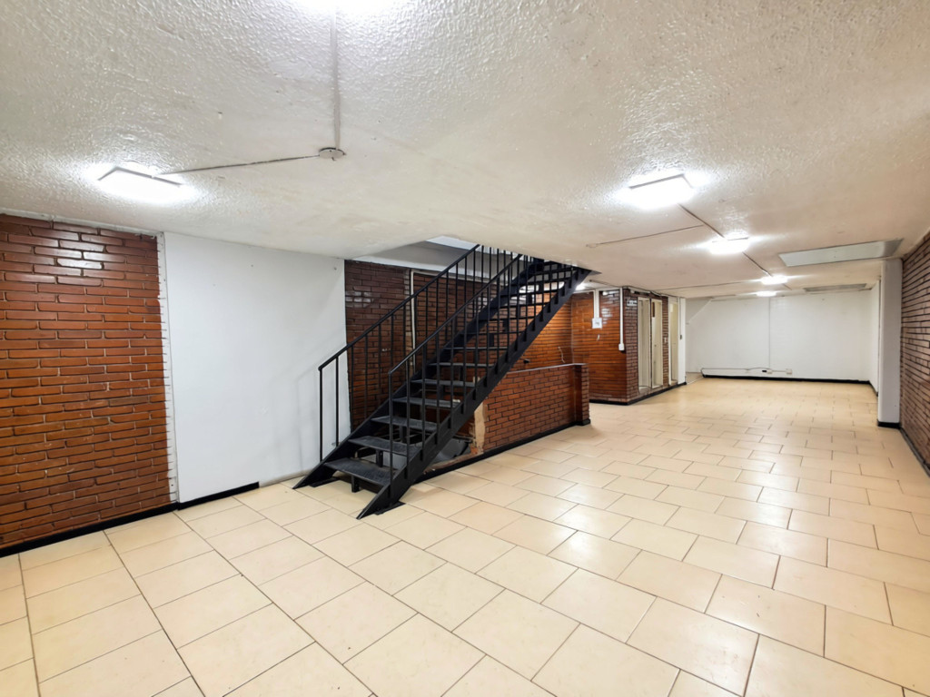 Building for rent in Bogotá, Calle 64 G #90A-25, 271 m²