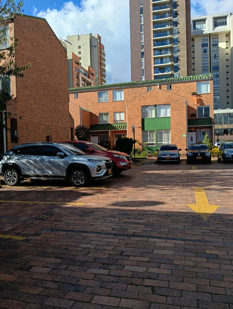 CASA en venta en Bogotá, Calle 152A #54-38,, 60 m²