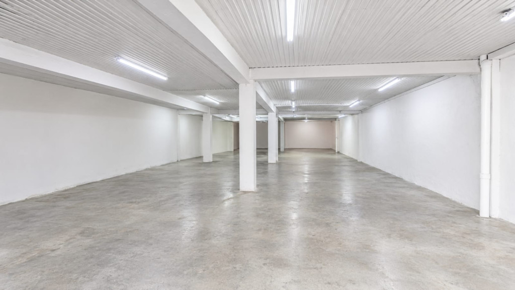 CASALOTE en venta en Bogotá, CL 68 # 70 - 93, La Estrada, 300 m²