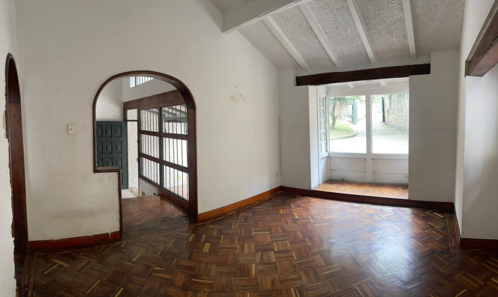 CASA en venta en Bogotá, diagonal 136 # 84-02 Esquinera, 410 m²