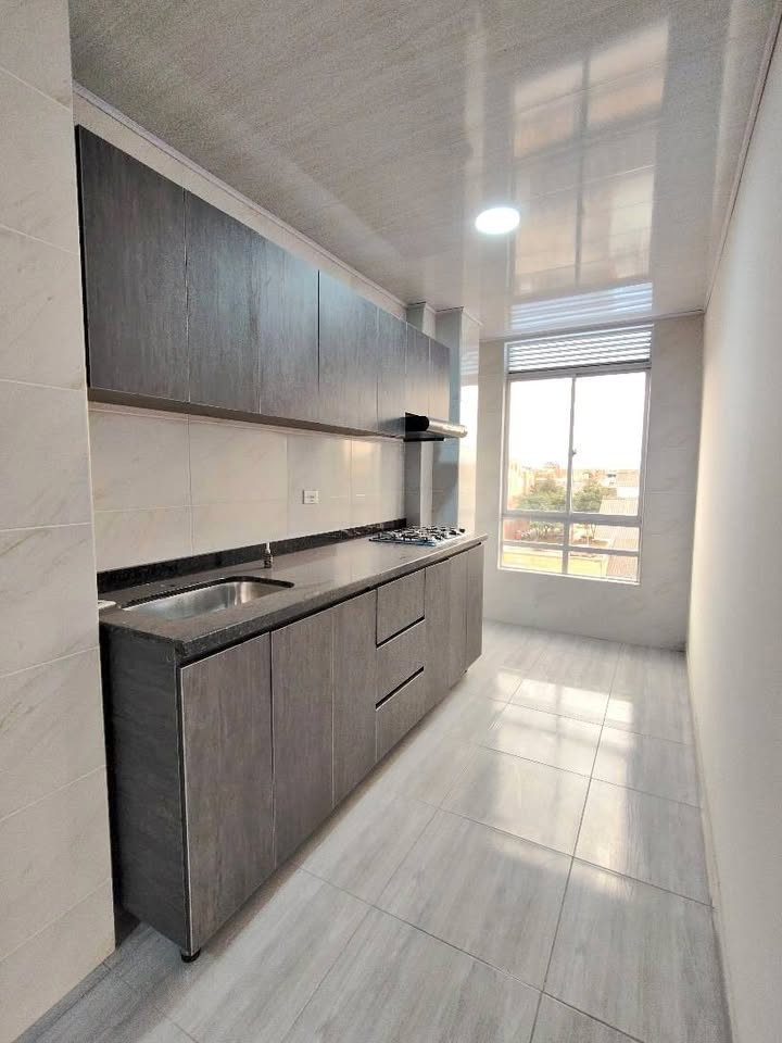APARTAMENTO en venta en Bogotá, AV. CARRERA 68 # 64 C 75, 78 m²