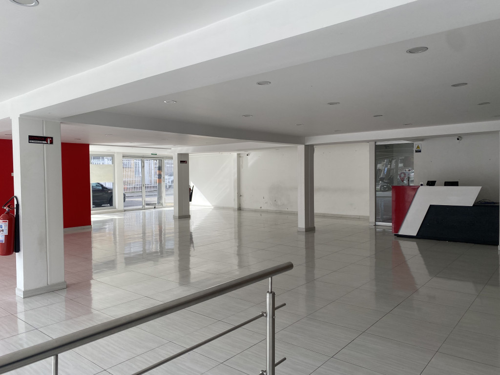 COMERCIAL (CASA PARA COMERCIO) en alquiler en Bogotá, calle 94 #48 -34, 440 m²
