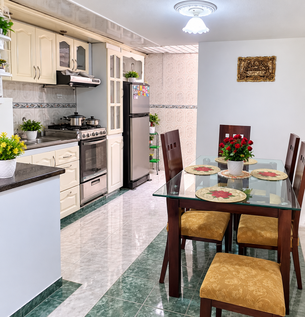 CASA en venta en Bogotá, Av. Boyacá y la Av. Centenario (Calle 13)., 75 m²