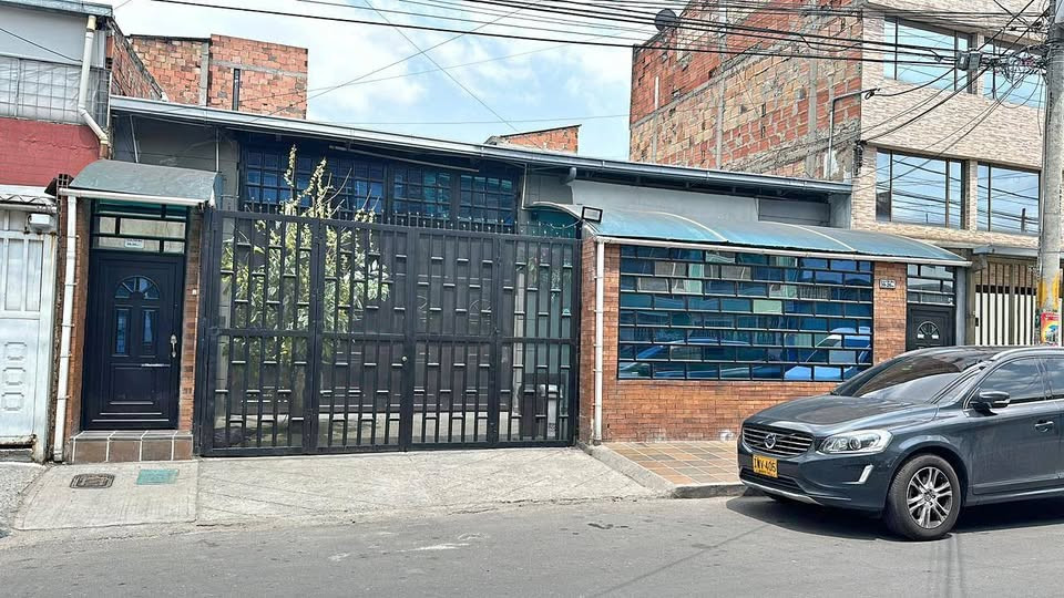 Building for sale in Bogotá